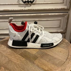 Mens size 9 Adidas running shoes